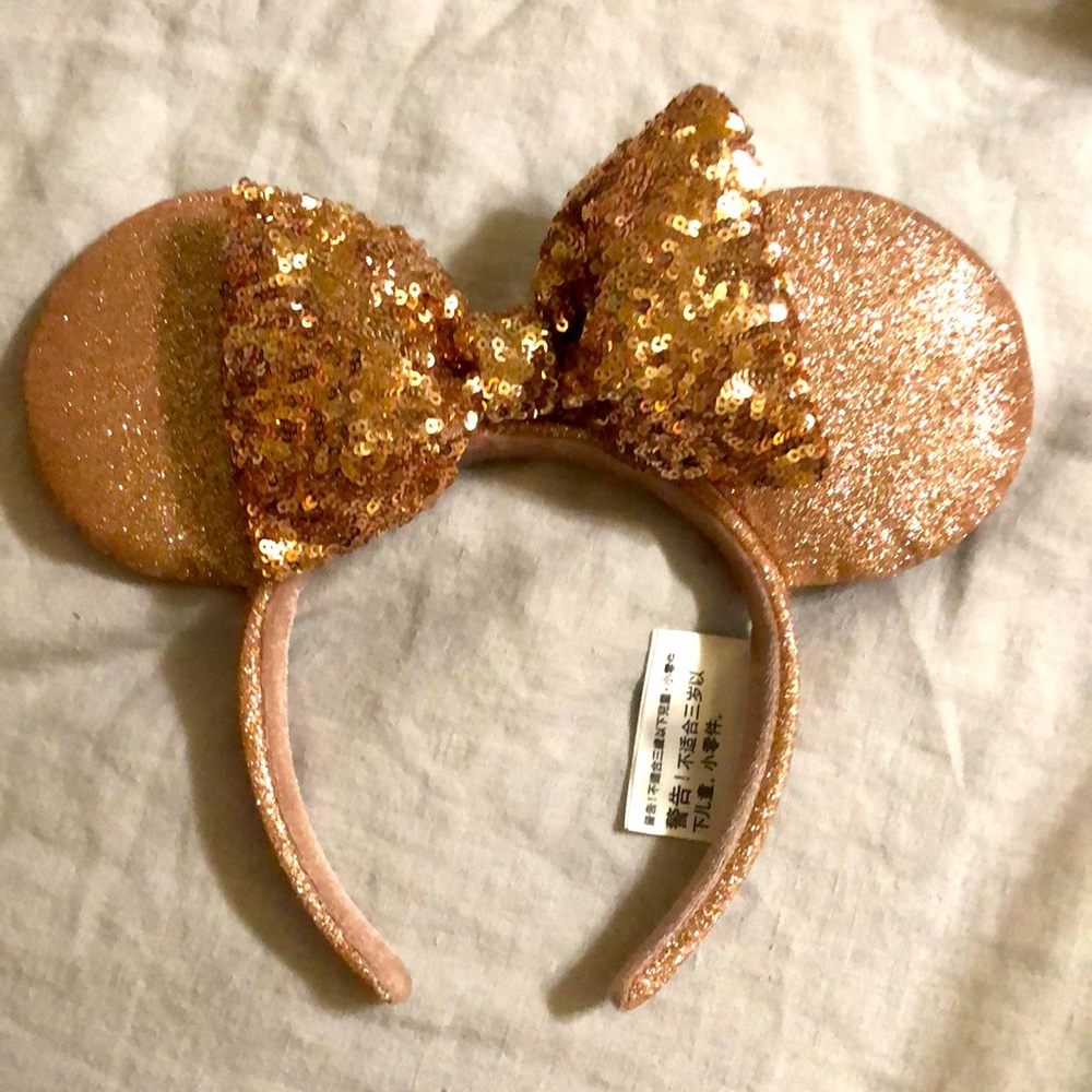 Sparkly Minnie Mouse ears
